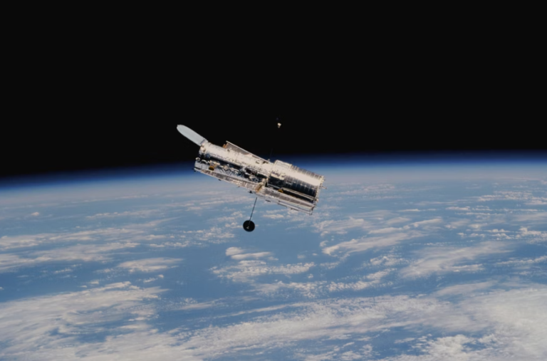 How Do TR Transceiver Chips Enable Faster and Smarter Beamforming in Satellite Systems