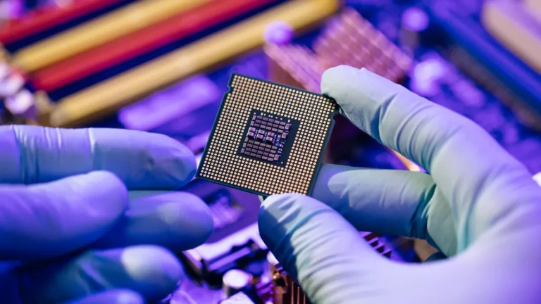 The Evolution and Future of Semiconductor Chips Trends to Watch